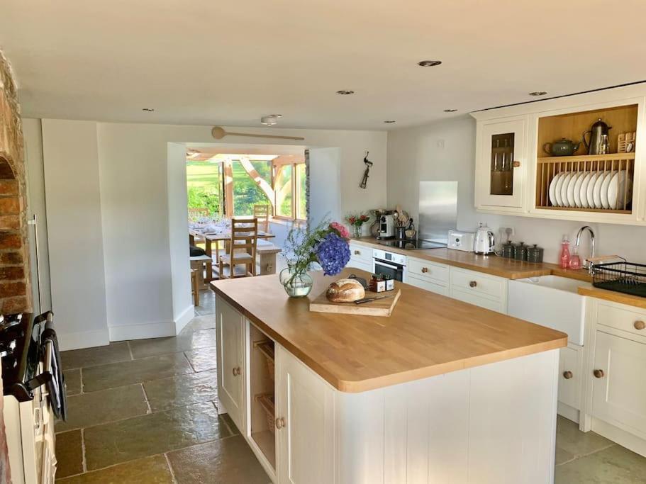 Coed Farm-Hot Tub-Sleeps 12-Near Brecon别墅 外观 照片