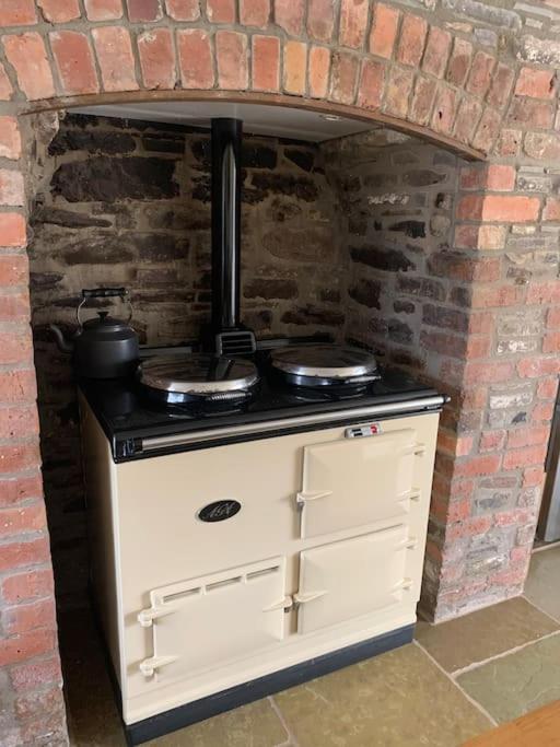 Coed Farm-Hot Tub-Sleeps 12-Near Brecon别墅 外观 照片